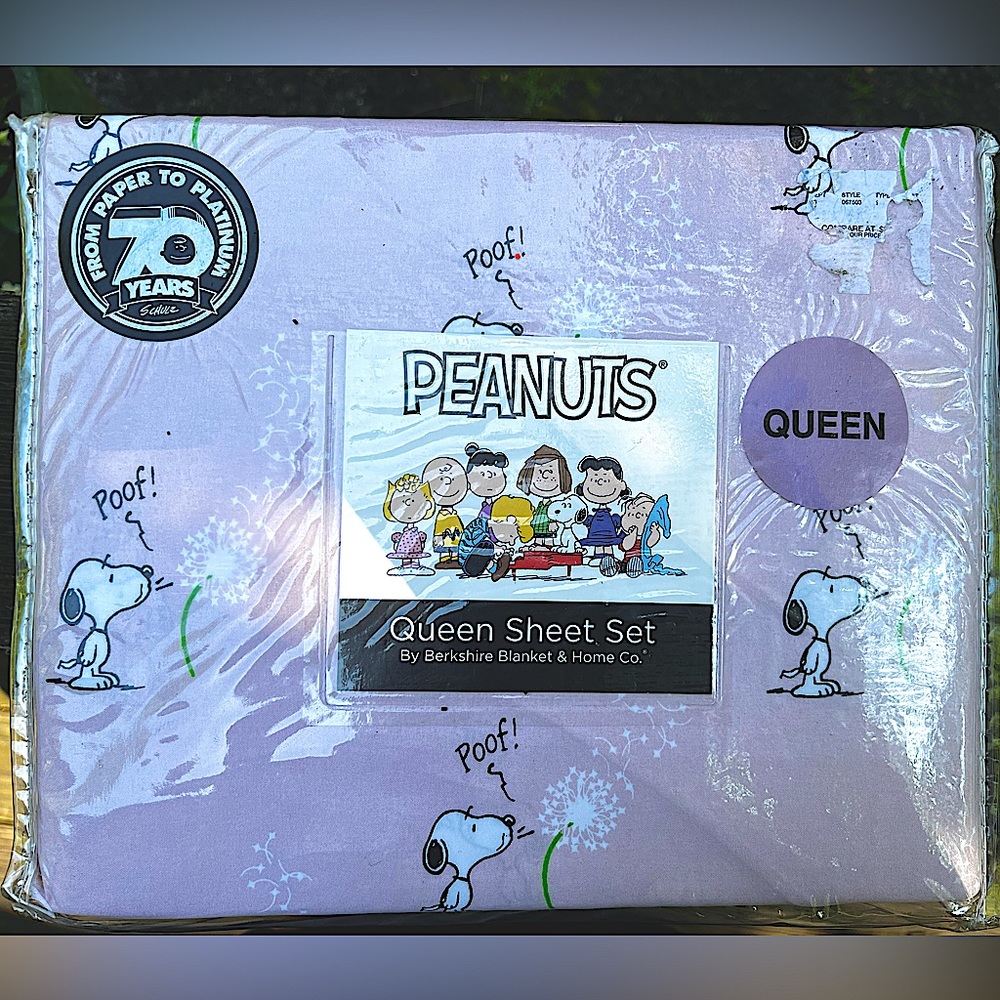 Berkshire Pink Snoopy Queen Size Sheet Set - Dandelions